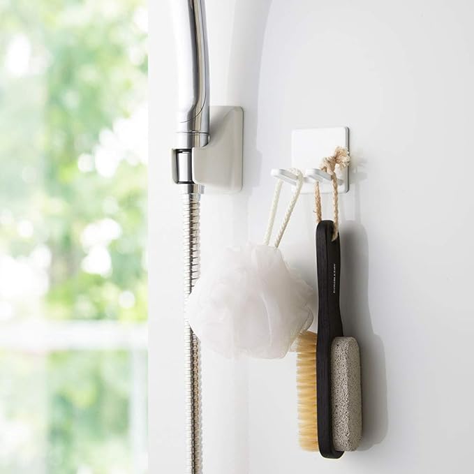 Yamazaki 4706 Tower Magnetic Bathroom Shaver Holder, White, Approx. 2.0 x 1.6 x 2.0 inches (5 x 4 x 5 cm)