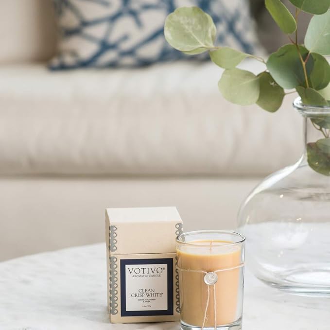 VOTIVO 6.8oz Aromatic Candle-Clean Crisp White