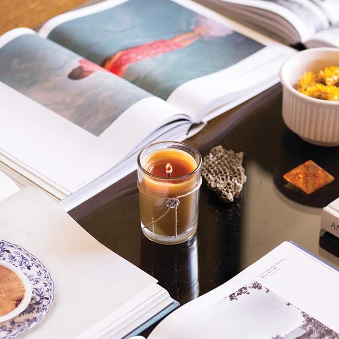 VOTIVO 6.8oz Aromatic Candle-Honeysuckle