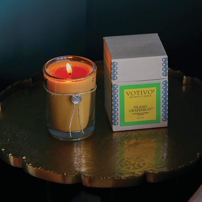 VOTIVO 6.8oz Aromatic Candle-Island Grapefruit