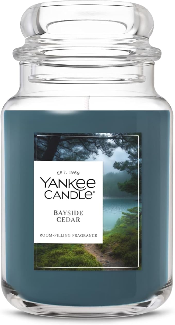 Yankee Candle Bayside Cedar Scented Candle, 22oz Large Jar with up to 150 Hour Burn Time, Giftable