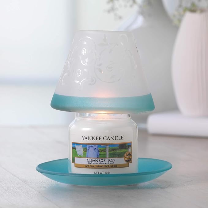 Yankee Candle Scented Candle | Clean Cotton Small Jar Candle | Burn Time: Up to 30 Hours