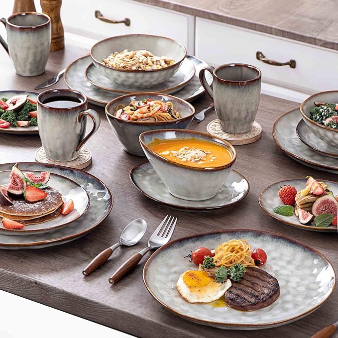 Henten Home Ceramic Dessert Plates, 8.5 Inch Salad Plate Set of 4, Porcelain Snack Serving Dishes for Cake, Kitchen, Microwave & Dishwasher Safe, Reactive Glaze (White)