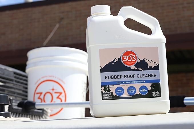 303 Products Rubber Roof Cleaner - Removes Build Up On The Rubber Roofs of RVs, Campers, Pop-Ups, and Motorhomes, Will Not Harm Solar Panels, 1 Gallon (30239)