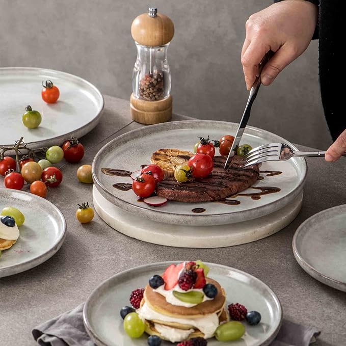 Henten Home 10 Inch Ceramic Dinner Plates, Porcelain Steak Plates Set of 4, Fluted Round Plates for Kitchen, Pasta, Salad Stonware Dishes, Scratch Resistant (Grey)