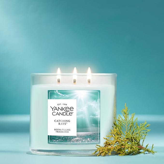 Yankee Candle Catching Rays, Scented Candle, 14.5oz 3-Wick Candle Jar with up to 40 Hours Burn Time