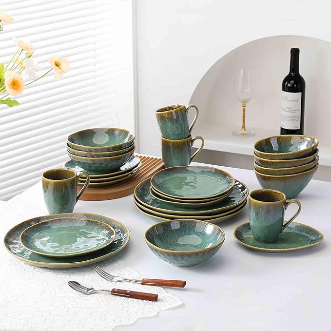 Henten Home Ceramic Appetizer Plates, 6.75 Inch Porcelain Dessert Plate, Cake, Snack Plates Set of 4, Salad Plate for Kitchen, Holiday Gifts, Dishwasher Safe (Green)