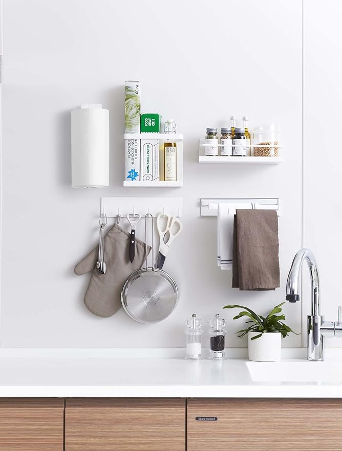 YAMAZAKI Home 2439 Plate Magnetic Paper Towel Holder, White