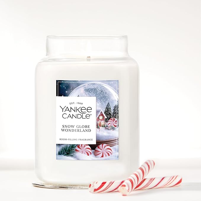 Yankee Candle Snow Globe Wonderland, Christmas Scented Candle, 22oz Large Jar with up to 150 Hour Burn Time, Giftable