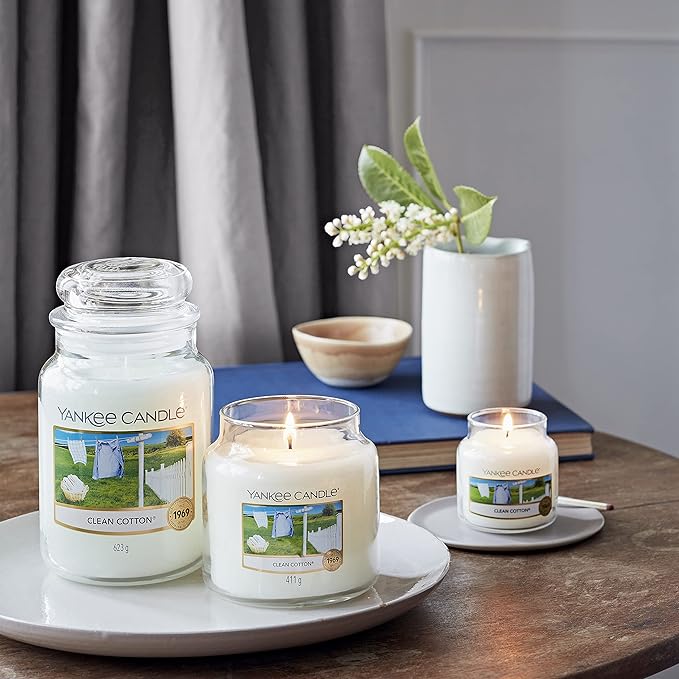Yankee Candle Scented Candle | Clean Cotton Small Jar Candle | Burn Time: Up to 30 Hours