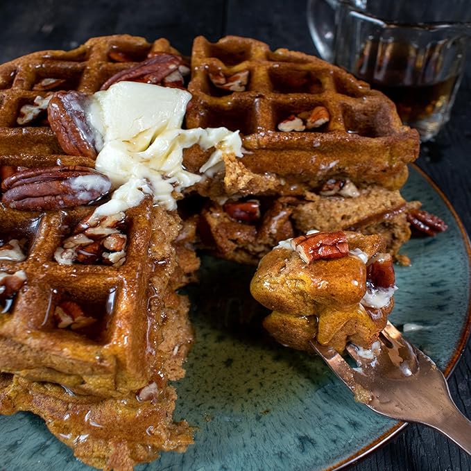 100% Soy, Highly Scented, Hand Poured Soy Candle (Pumpkin Pecan Butter Waffles (Wooden Wick))